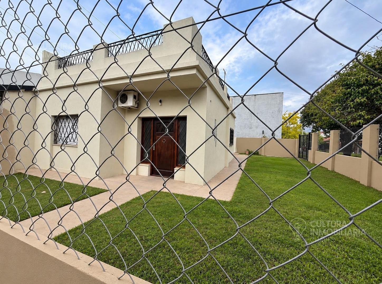 Foto de VENTA CASA 3 AMBIENTES EN HURLINGHAM REFACCIONADA A NUEVA, imagen 3