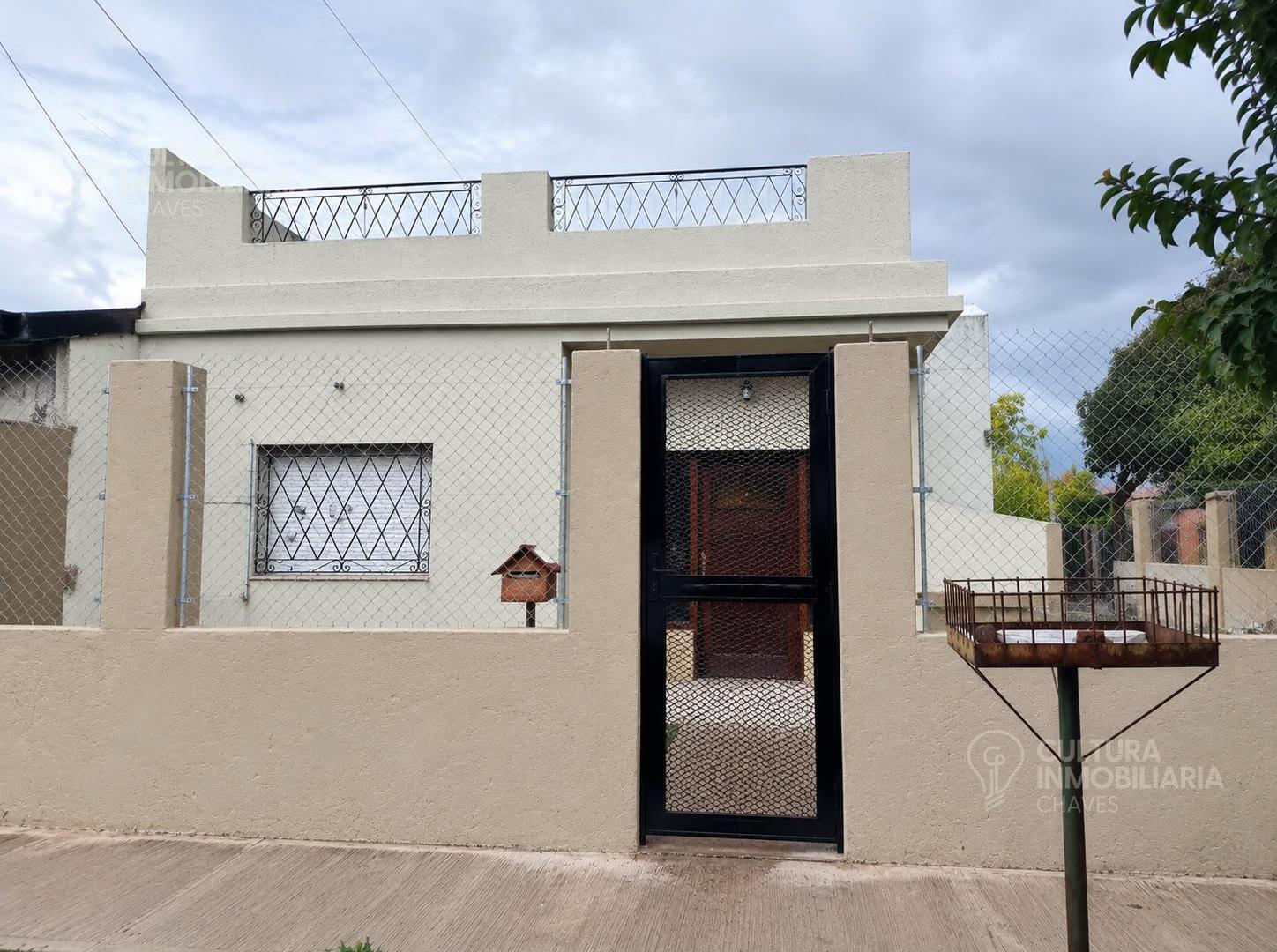 Foto de VENTA CASA 3 AMBIENTES EN HURLINGHAM REFACCIONADA A NUEVA, imagen 2