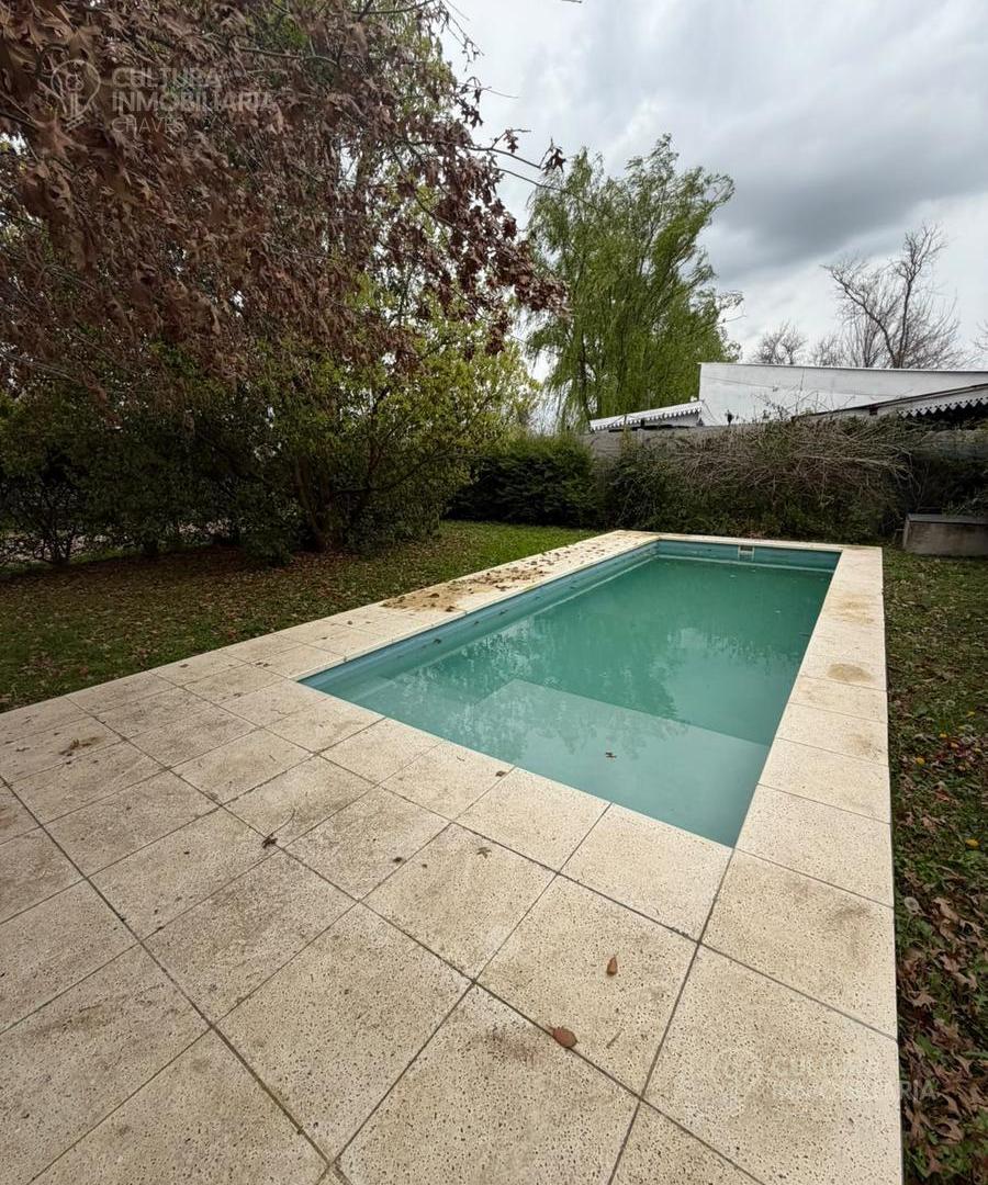 Foto de Alquiler Casa Con Pileta Carlos Keen, imagen 2