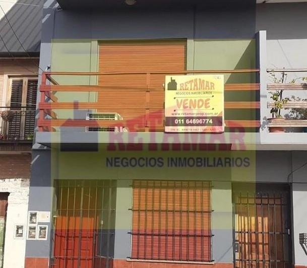 Triplex en venta de 4 ambientes - Villa Luzuriaga