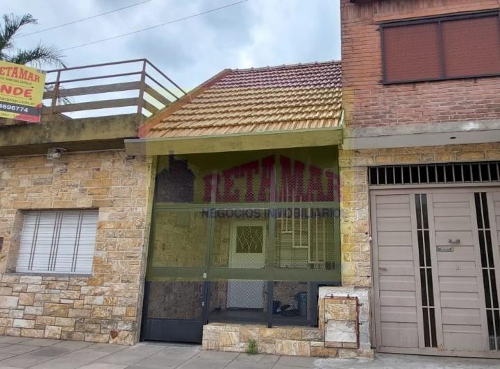 Venta de 3 departamentos en block. Villa Luzuriaga.