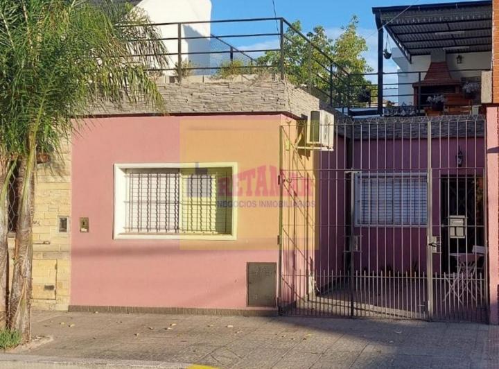 Casa de 3 ambientes. Villa Luzuriaga