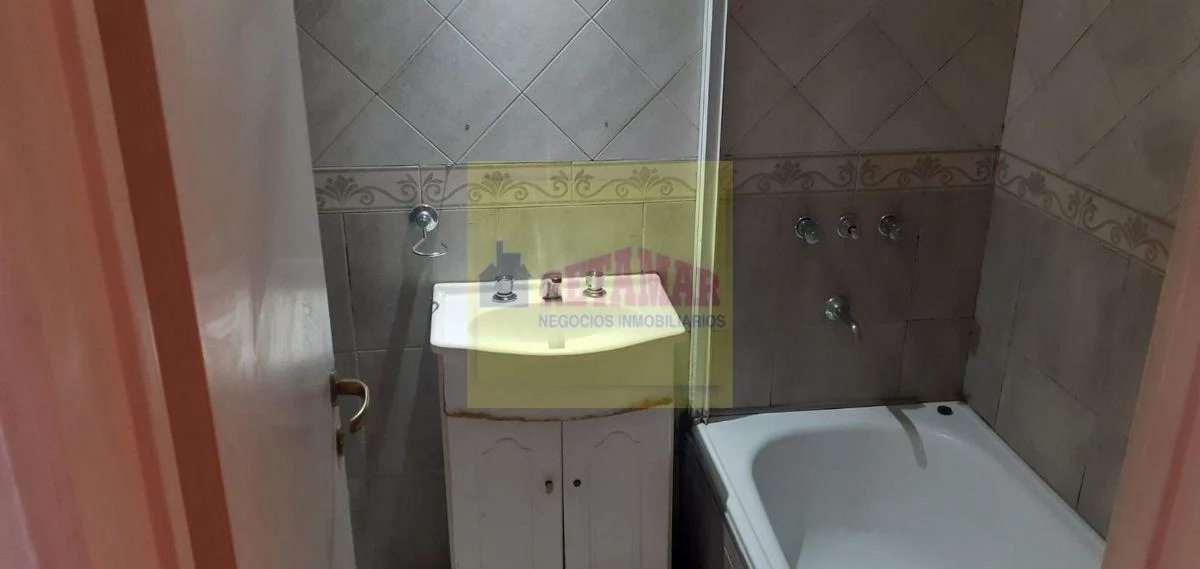Foto de Departamento de 55 m² con 2 habitaciones en venta en Villa Luzuriaga, imagen 5