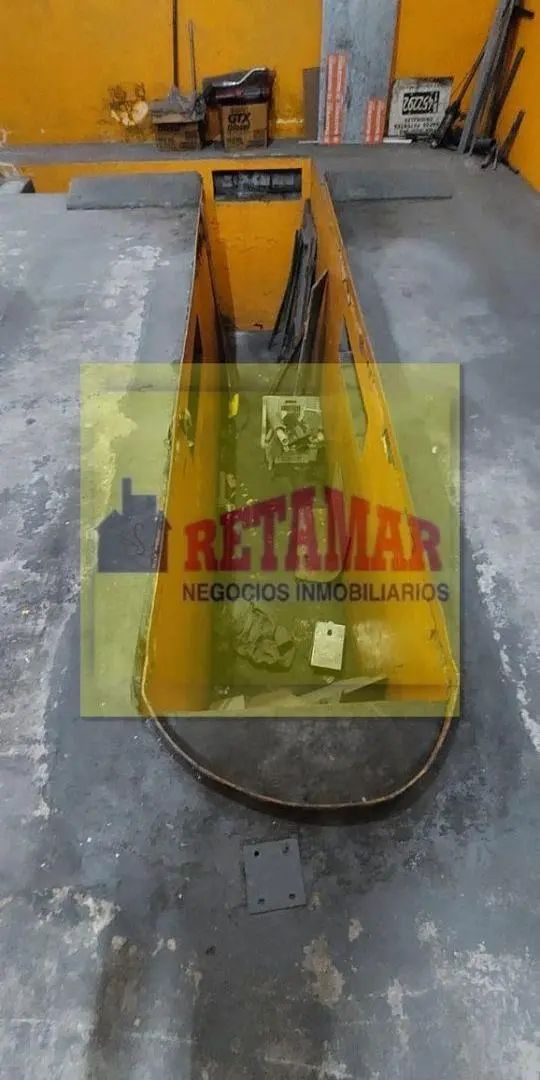 Local comercial de 150 m² en venta en La Tablada 4