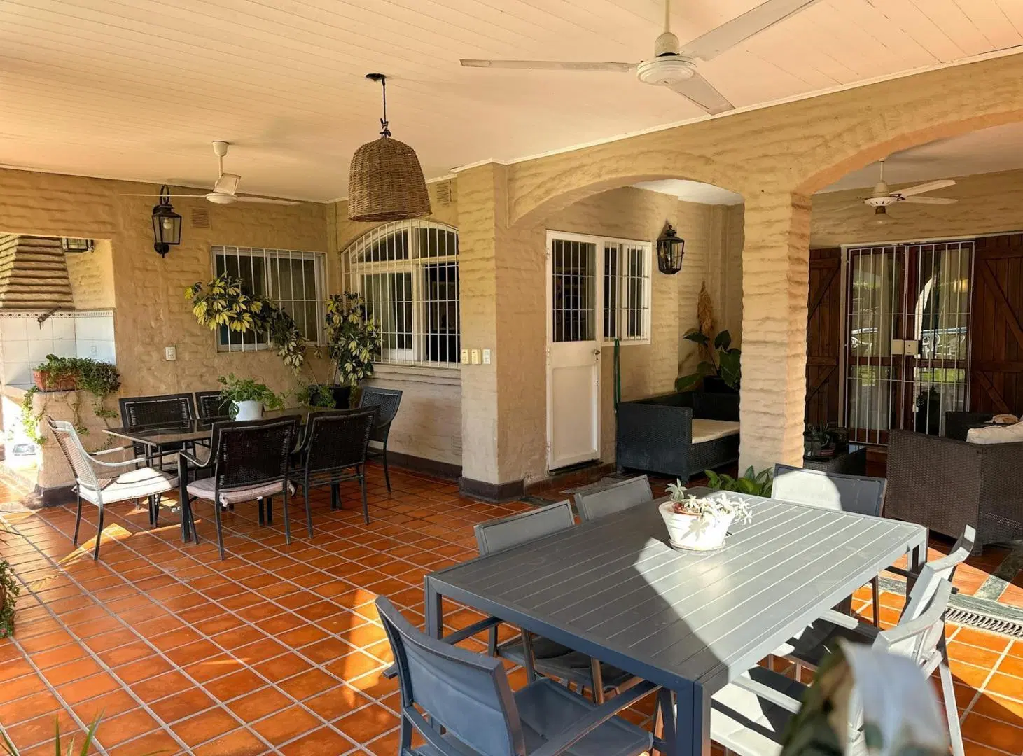 Casa en Venta en Ituzaingó al 400, Yerba Buena, gran jardín 2