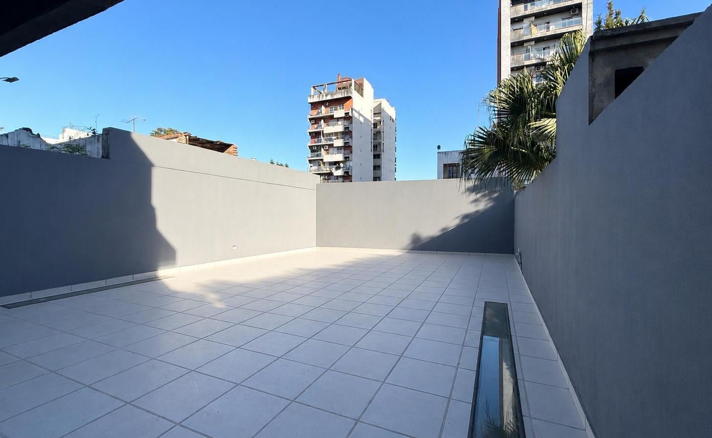 Dpto de 2 Dormitorios con Patio en Barrio Sur