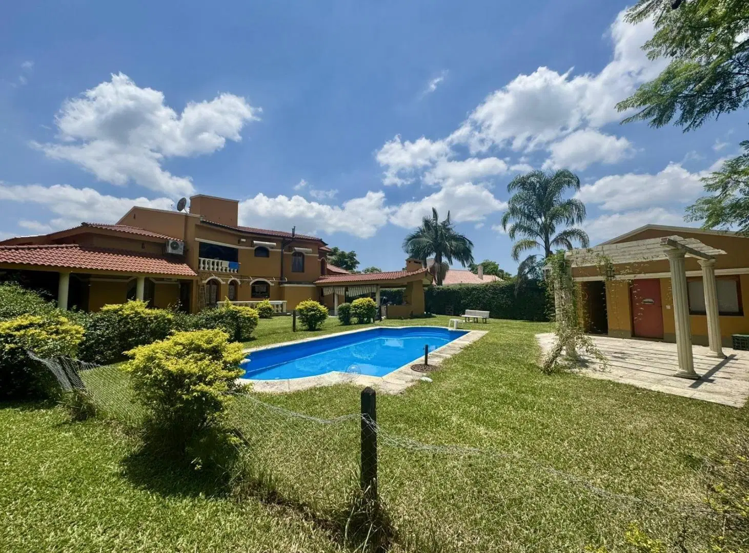 Casa en Venta, Country Marcos Paz, Terreno 1.800 m2 1