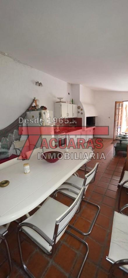 Foto de CASA EN VENTA ESTILO ANTIGUA EN CALLE LA RIOJA, imagen 3