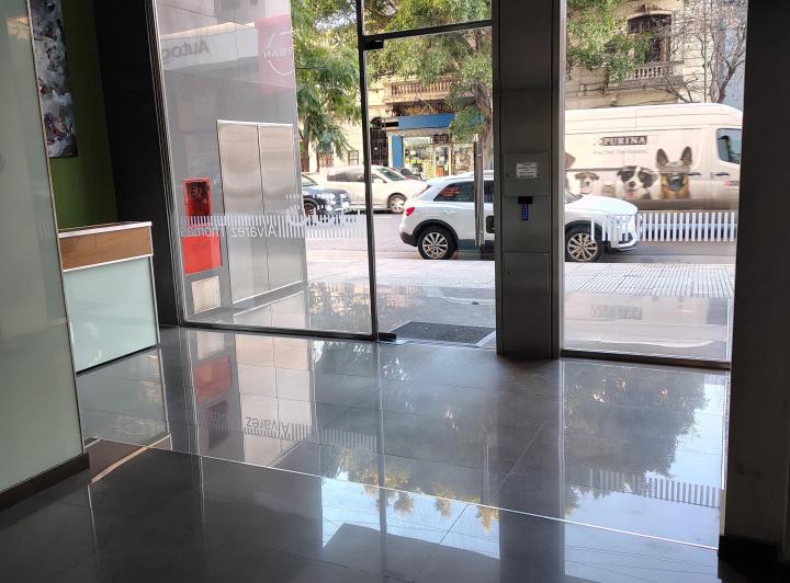 Departamento en excelente estado. Muy buena ubicación 2