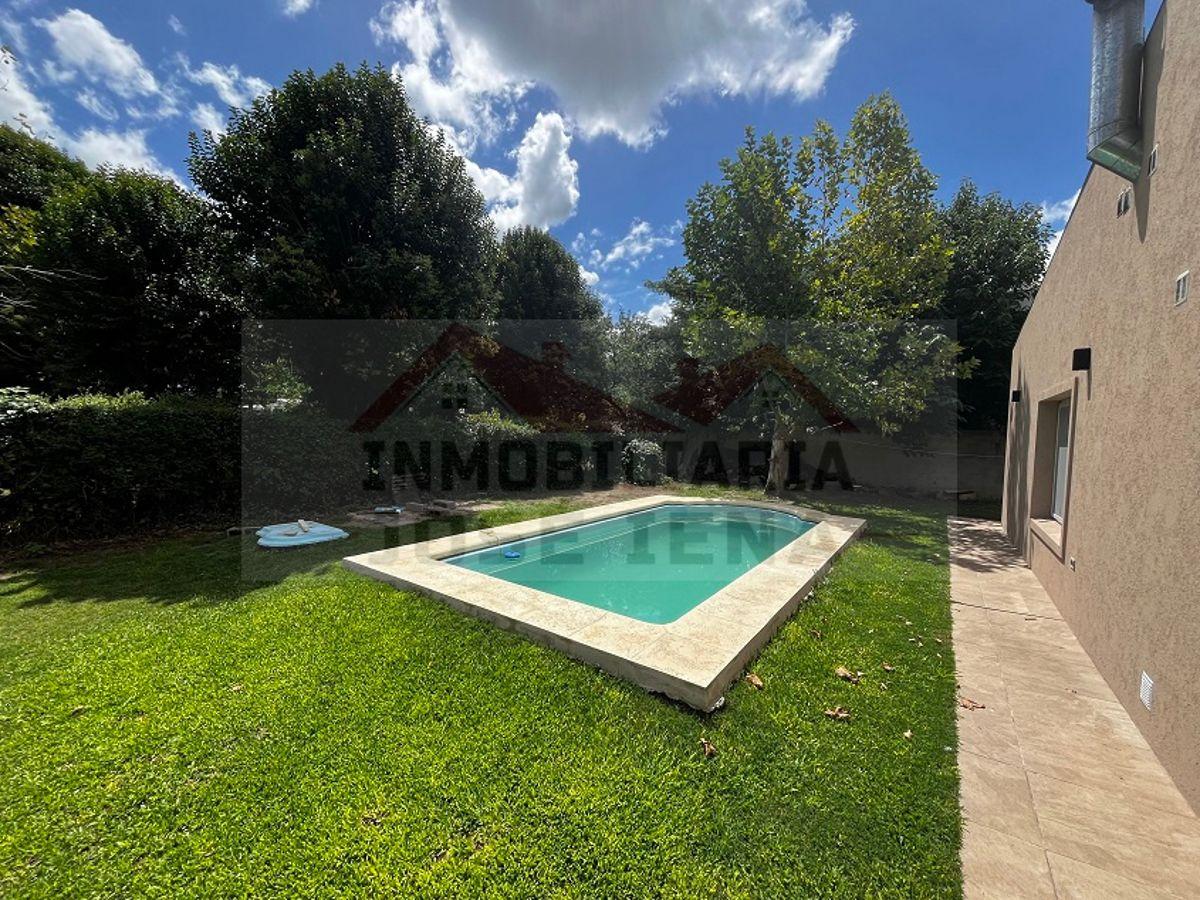 Foto de Casa 4 dormitorios con Pileta!. En Calle 30 Nº 1733 e/ 43 y 45, Barrio, imagen 2