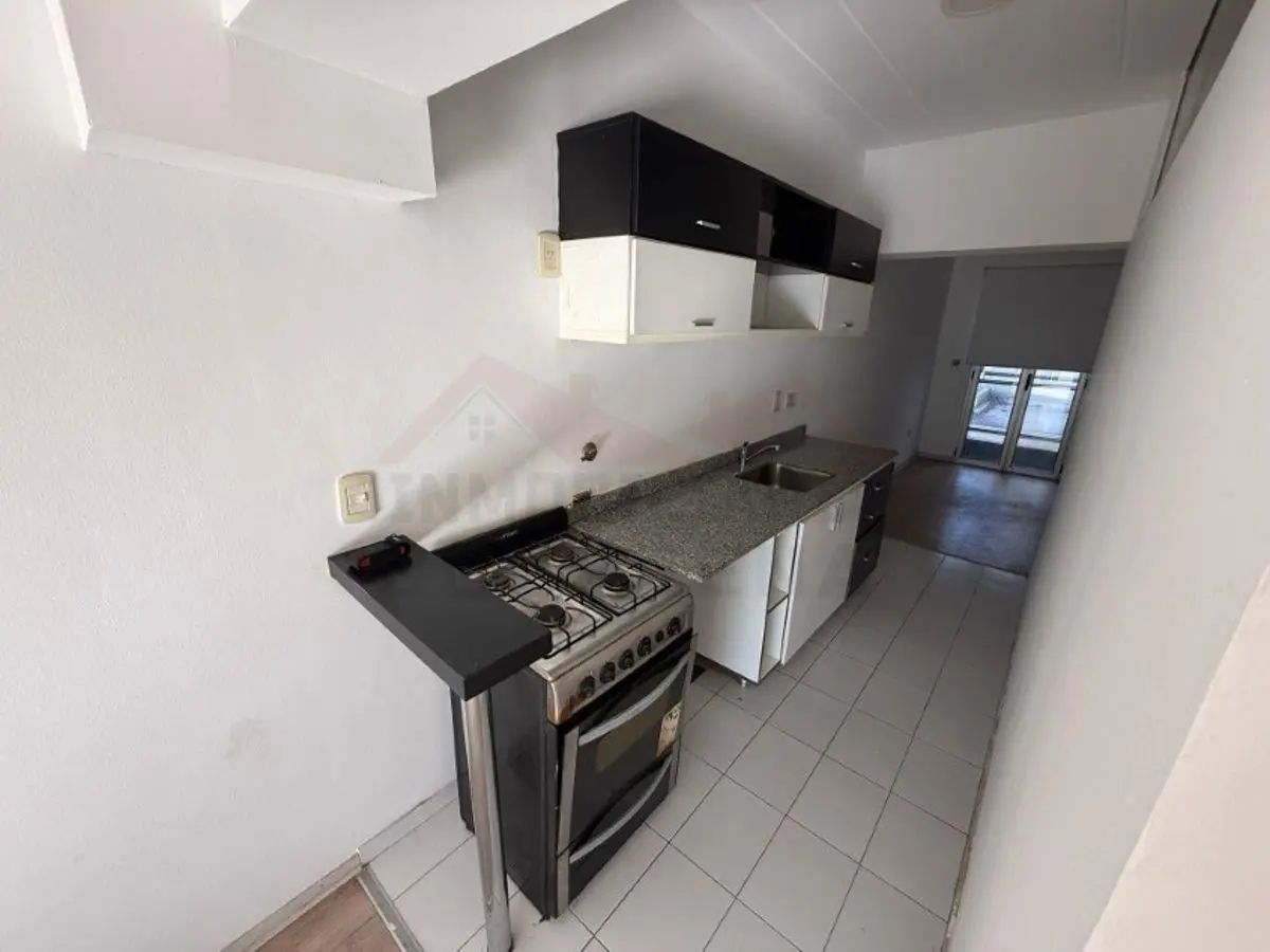 Departamento 1 dorm. Ubicado en Calle 39 N° 669 e/ 8 y 9 – La Plata. 3