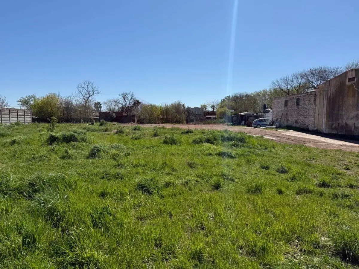 Lote de 216 m2 sobre Avenida Italia e/ Calle Soloeta y Soler – General Belgrano. Zona Comercial. 2