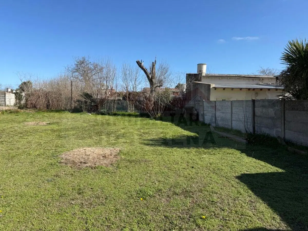 Lote de 10,39 x 29,44 (305 m2) dentro de Avenidas principales. - General Belgrano 8