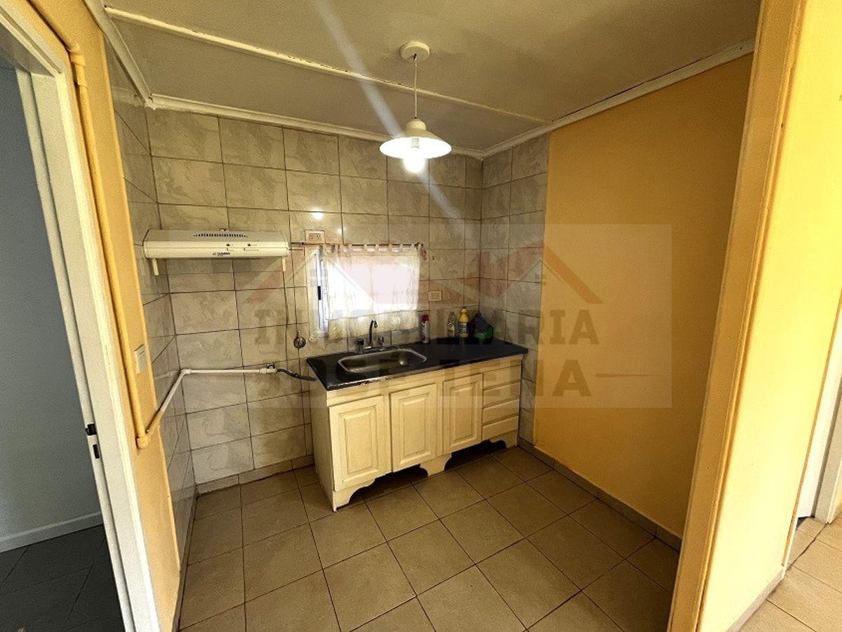 Foto de Casa 2 dormitorios -Calle 131 N° 1403 esquina 32, Barrio Pueblo Nuevo, imagen 2