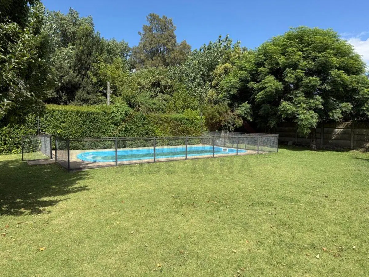 Casa 2 dorm. Con pileta – Calle 131 N° 344 e/ 54 y 56, Barrio Parque – General Belgrano. 8