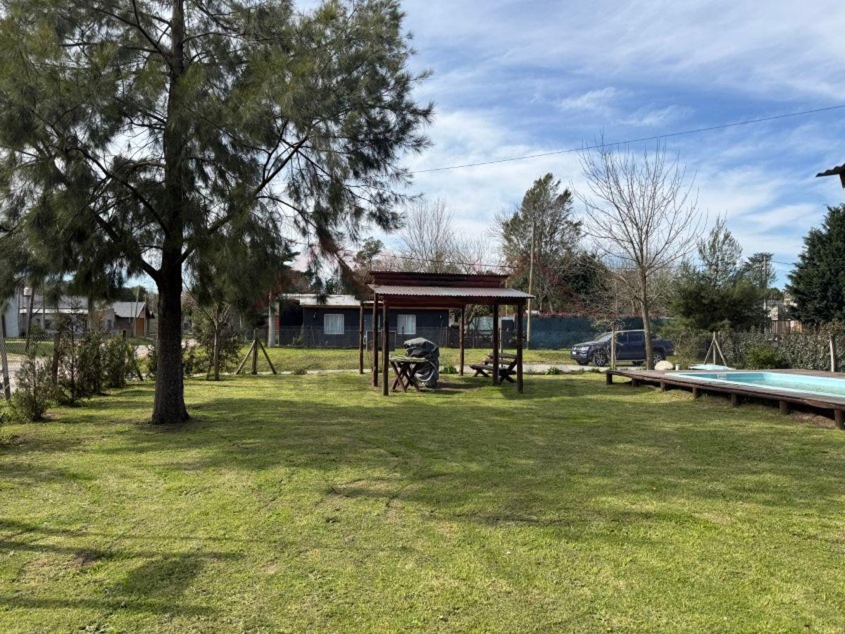 Foto de Cabaña de palo redondo con Pileta. - Calle Las Tropas esquina 60, imagen 3