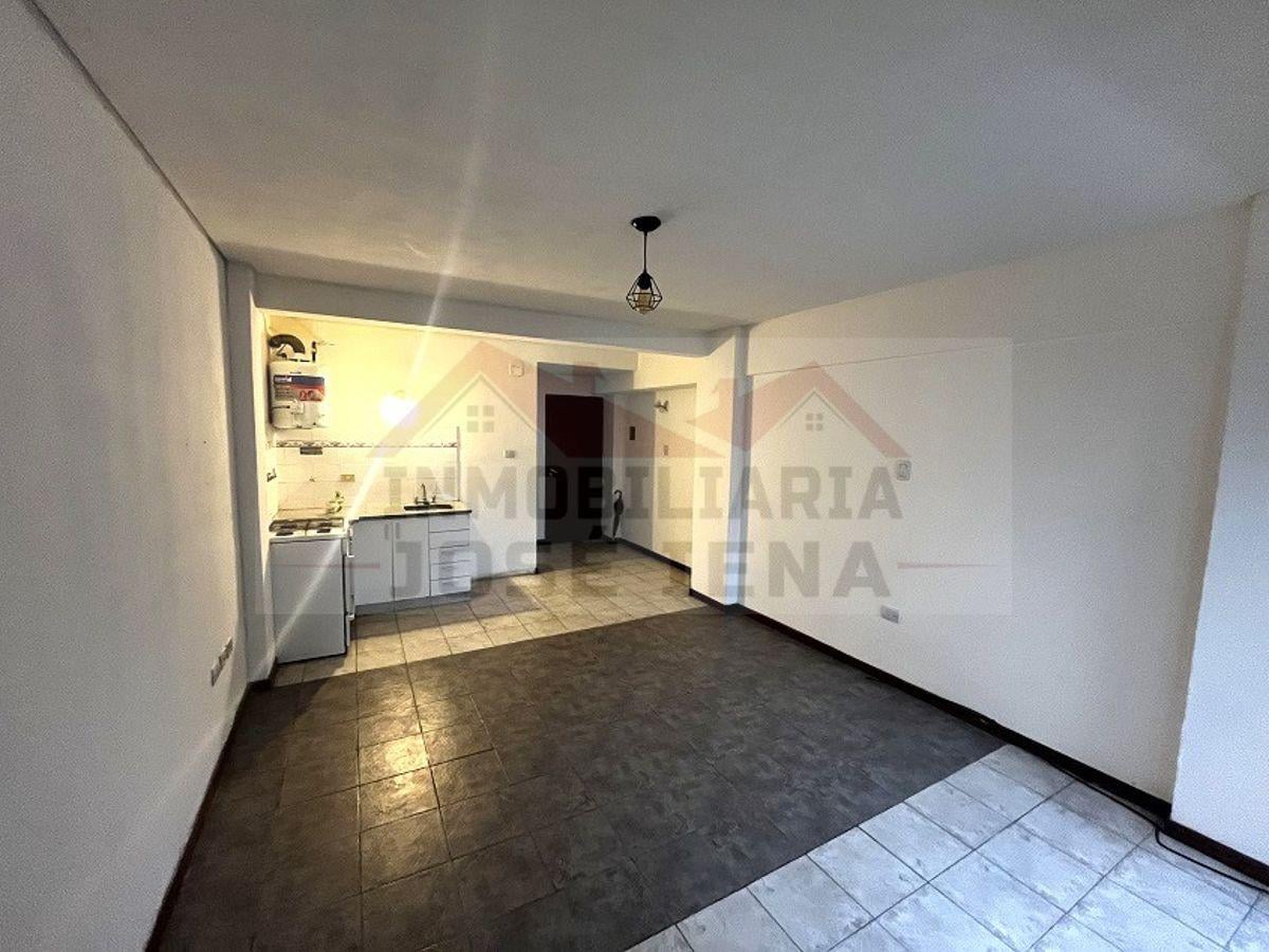 Foto de Departamento Monoambiente con balcón al frente - Calle 11 e/ 44 y 45, imagen 2