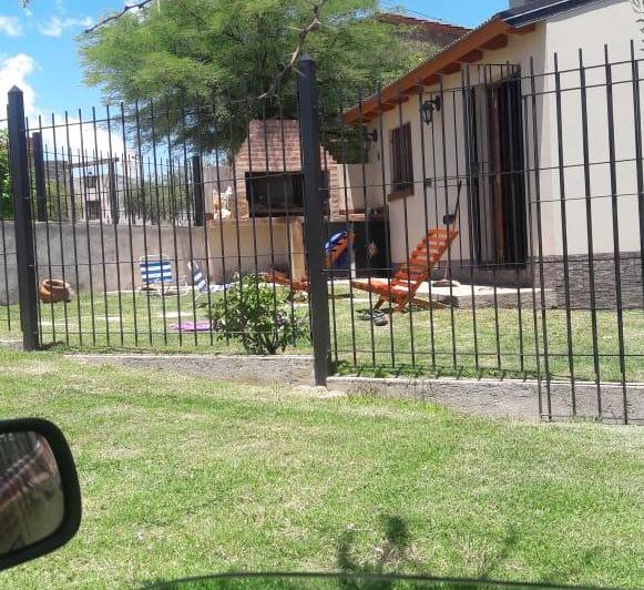 Complejo de dos duplex y casa 4