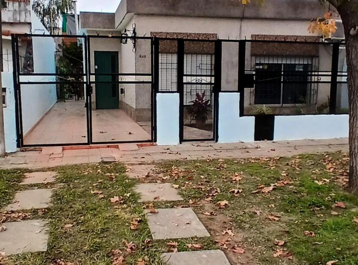 Vendo casa 2 dormitorios a 10 mins. centro de Rosario, SF 1
