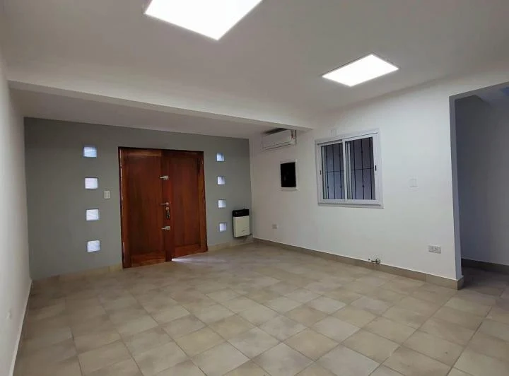 Imponente Casa en Urbanización Cielos del Sur 2