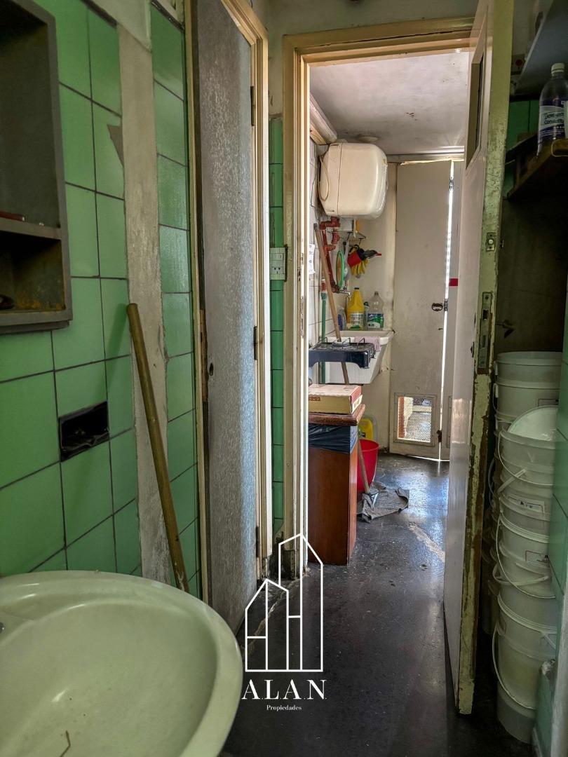 Foto de LOCAL COMERCIAL EN IMPORTANTE ESQUINA 45 M2, imagen 1