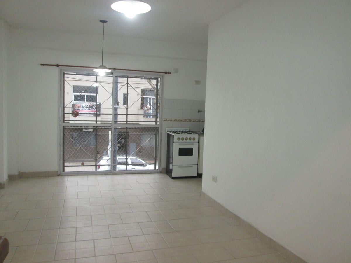 Foto de DUPLEX 2 AMB. LAV.CUB. TZA PROPIA - EXPENSAS: $ 100000, imagen 3