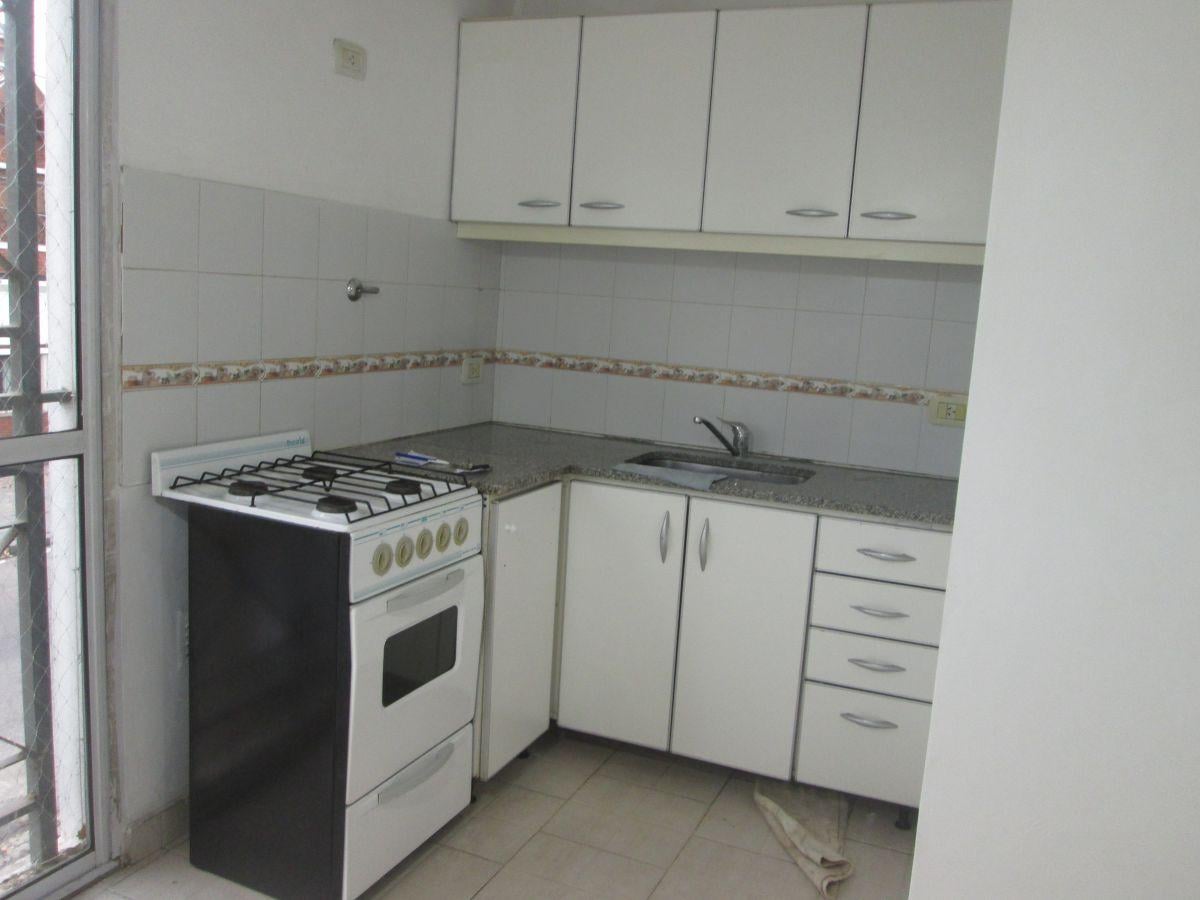 Foto de DUPLEX 2 AMB. LAV.CUB. TZA PROPIA - EXPENSAS: $ 100000, imagen 5