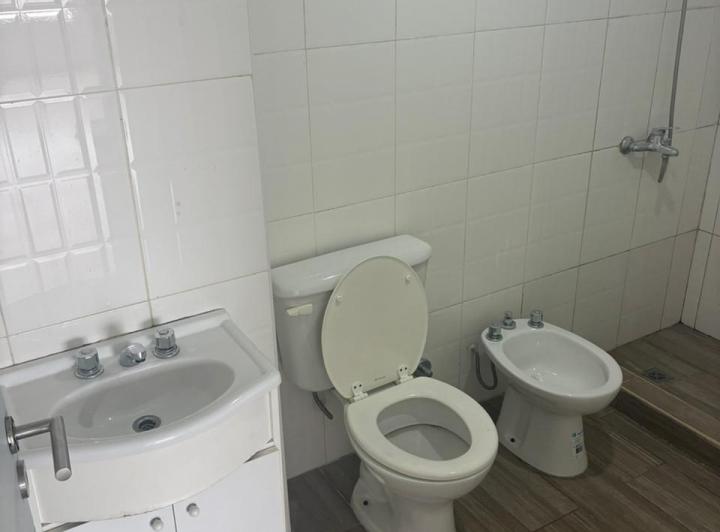 Departamento en alquiler en Sarandí - Monoambiente divisible 3