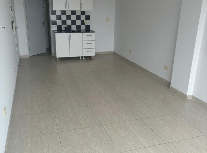 Departamento en alquiler en Sarandí - Monoambiente divisible 4