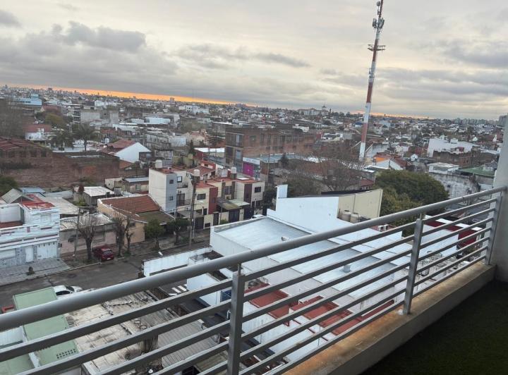 Departamento en alquiler en Sarandí - Monoambiente divisible con balcón 3