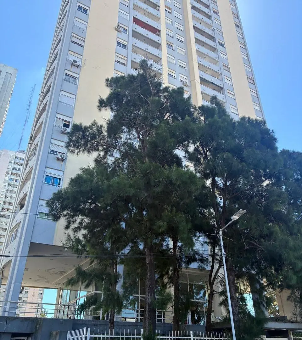 Alquiler - Departamento en Avellaneda Centro de 2 ambientes con balcón 1