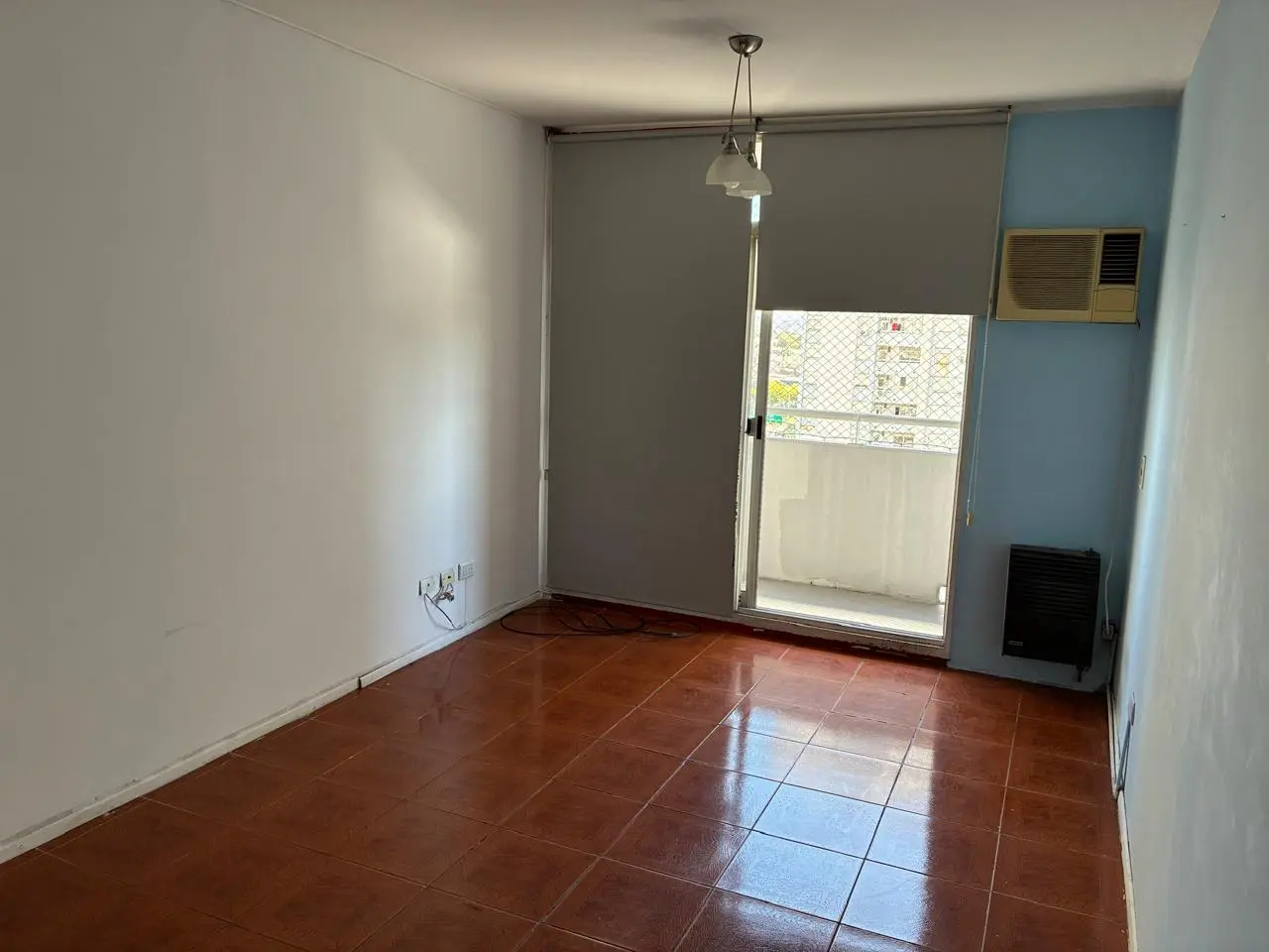 Alquiler - Departamento en Avellaneda Centro de 2 ambientes con balcón 3