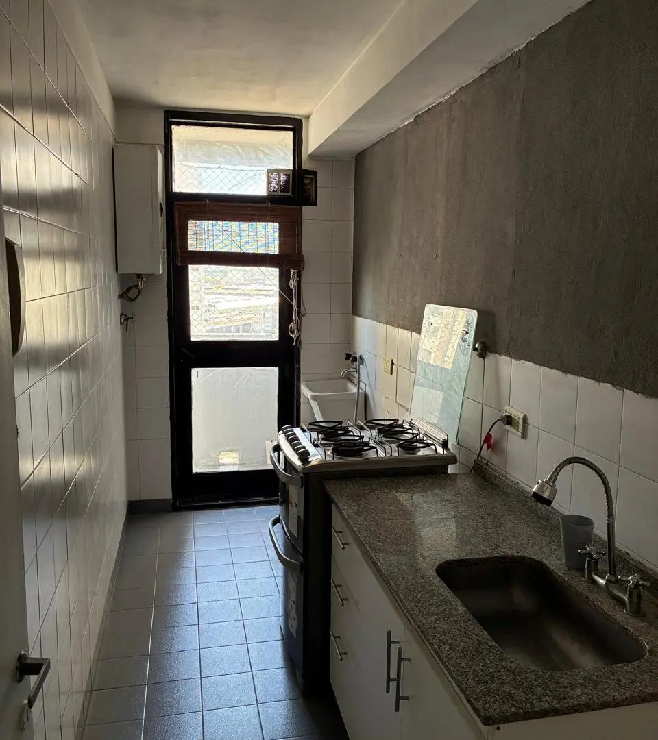 Alquiler - Departamento en Avellaneda Centro de 2 ambientes con balcón 2