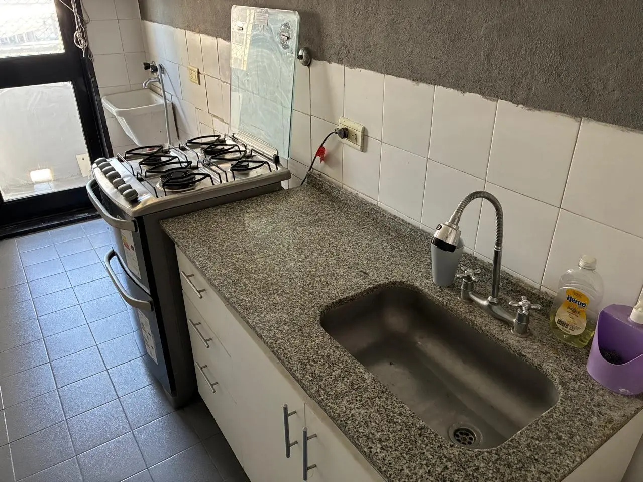 Alquiler - Departamento en Avellaneda Centro de 2 ambientes con balcón 5