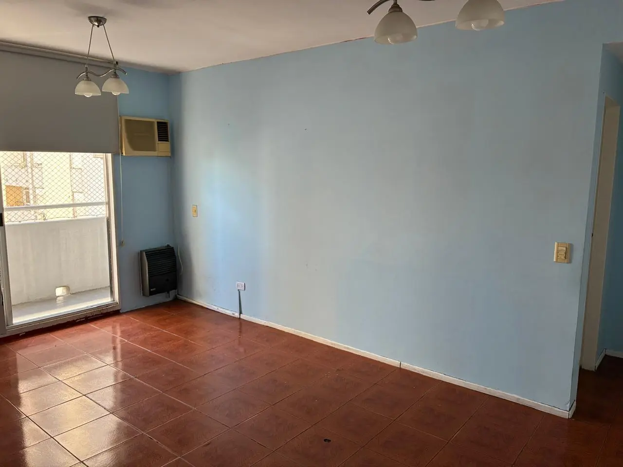 Alquiler - Departamento en Avellaneda Centro de 2 ambientes con balcón 4