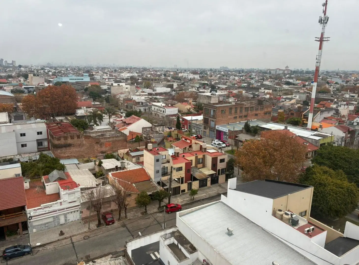 Alquiler - Departamento en Sarandí monoambiente divisible 3
