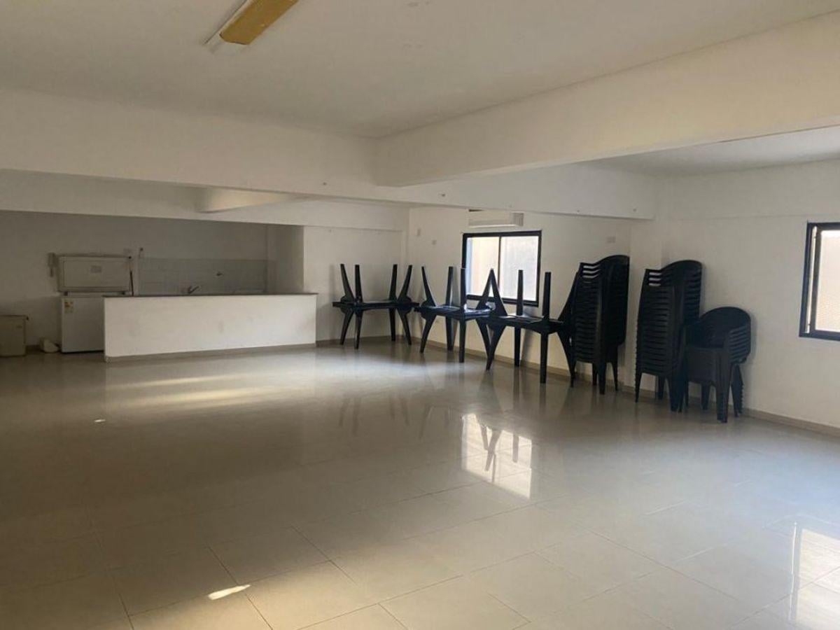 Foto de Venta - Departamento en Avellaneda Centro de 4 ambientes con cochera, imagen 2