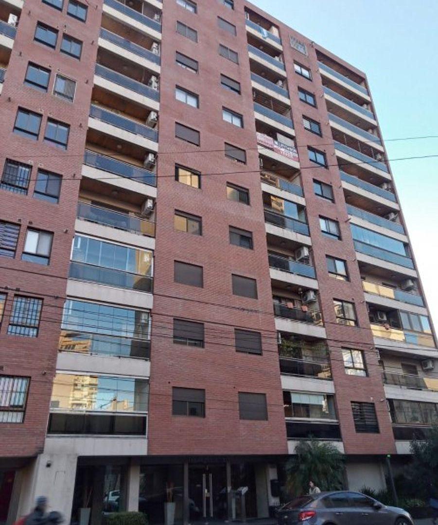 Foto de Venta - Departamento en Avellaneda Centro de 4 ambientes con cochera, imagen 1