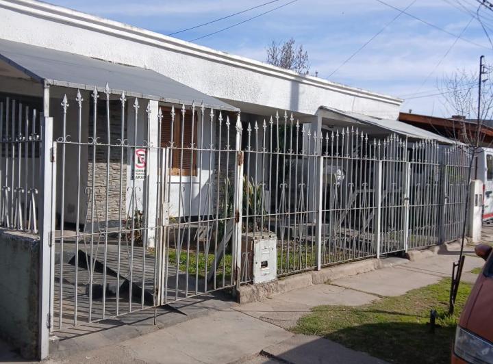 Oportunidad alquilo casa muy linda a una cuadra de avenida Santa Ana 1