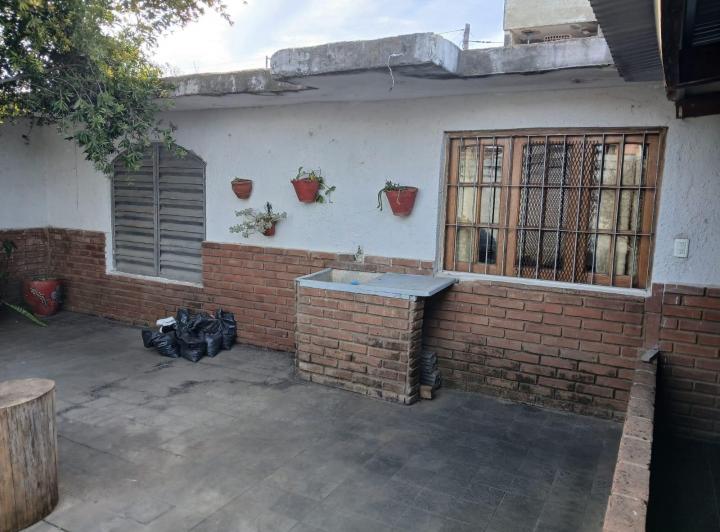 Oportunidad alquilo casa muy linda a una cuadra de avenida Santa Ana 4