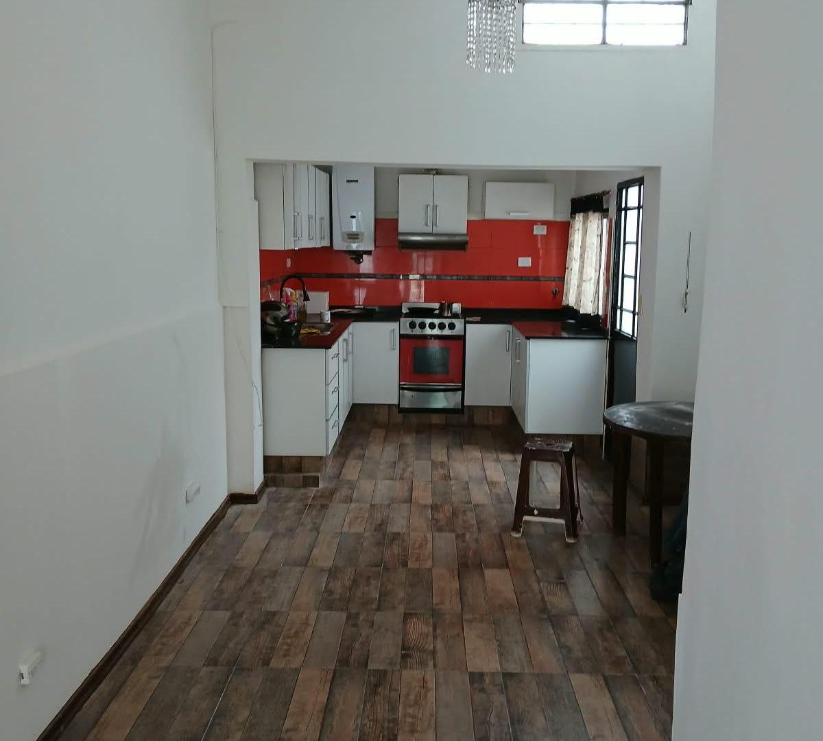 Foto de Alquilo casa interna , de dos dormitorios remodelada a 6 cuadras del, imagen 3