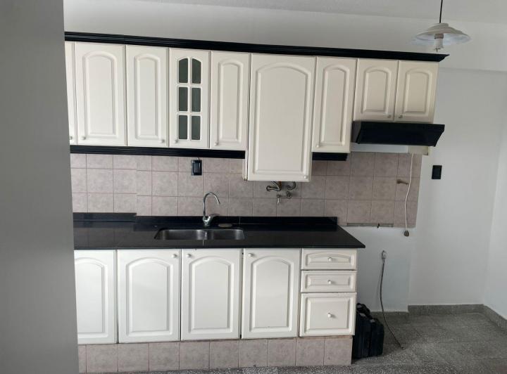 Dueño vende Departamento Barrio Unimev 3