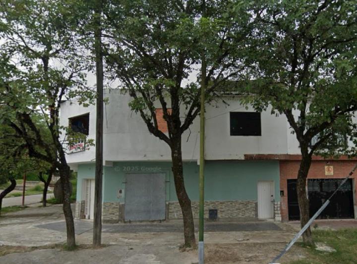 Casa Céntrica Con Comercio En Termas De Rio Hondo. 3