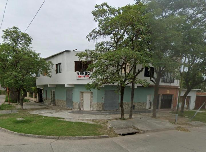 Casa Céntrica Con Comercio En Termas De Rio Hondo. 2