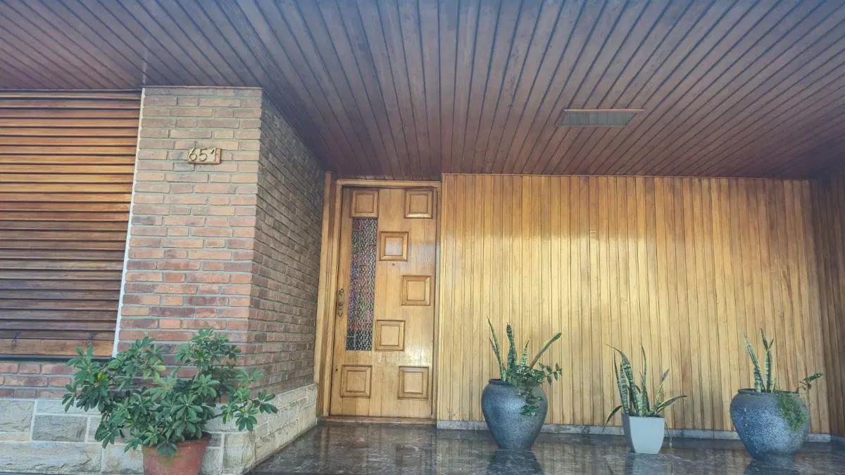 VENTA CASA 5 AMBIENTES. BURZACO LOTE 500 M² 2