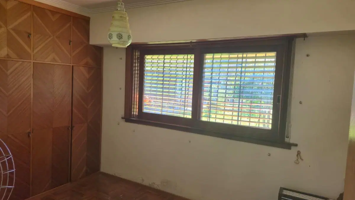 VENTA CASA 5 AMBIENTES. BURZACO LOTE 500 M² 4