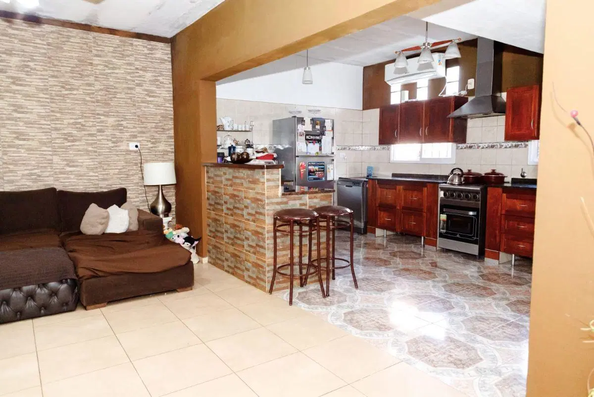 VENTA CASA 4 AMBIENTES. TEMPERLEY 1