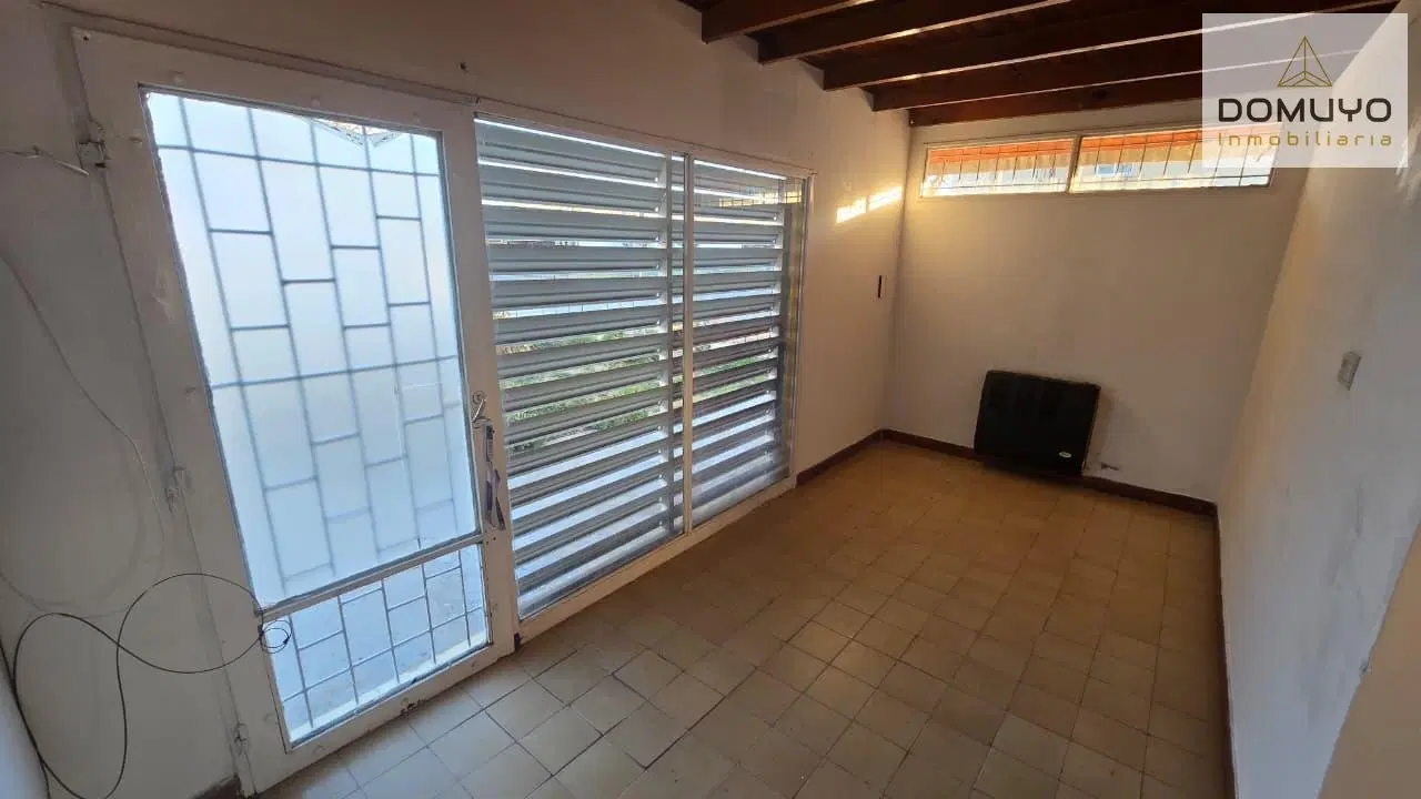 SE ALQUILA CASA EN SENILLOSA 8