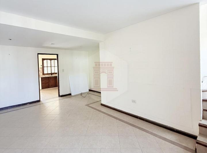 Duplex en alquiler las leñas con patio, asador y garage 4