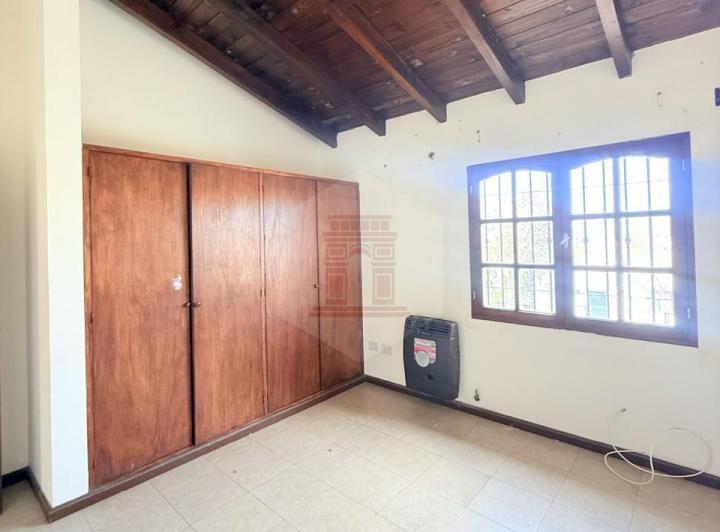 Duplex en alquiler las leñas con patio, asador y garage 5